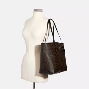 Coach Signature Open City Tote in Walnut Brown/Black NWT